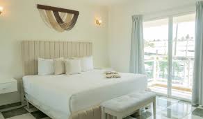 Hotel Checkin El Cortecito ***